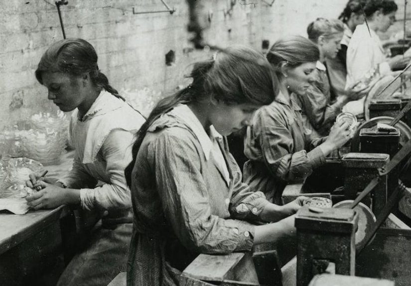What Was Hygiene Like For Factory Workers During The Industrial Revolution?