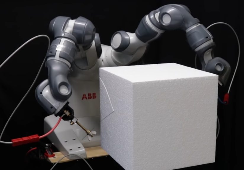 Dual-Wielding Robot Carves 3D Shapes From Foam With Warped Wire