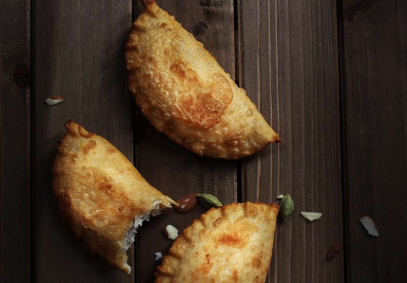 Gujiya With Coconut Filling Recipe