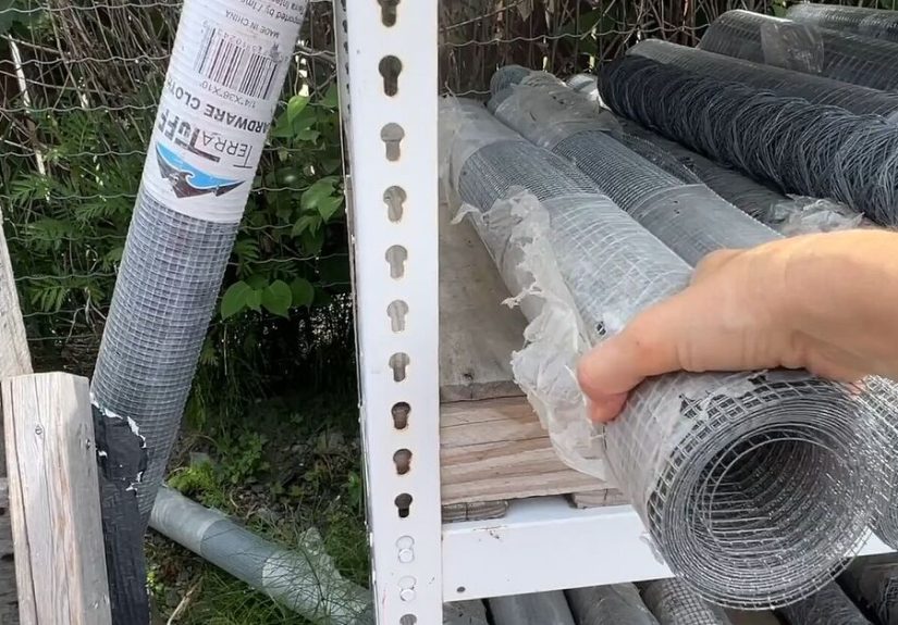 How to Build an Outdoor Planter Table With Wire Mesh