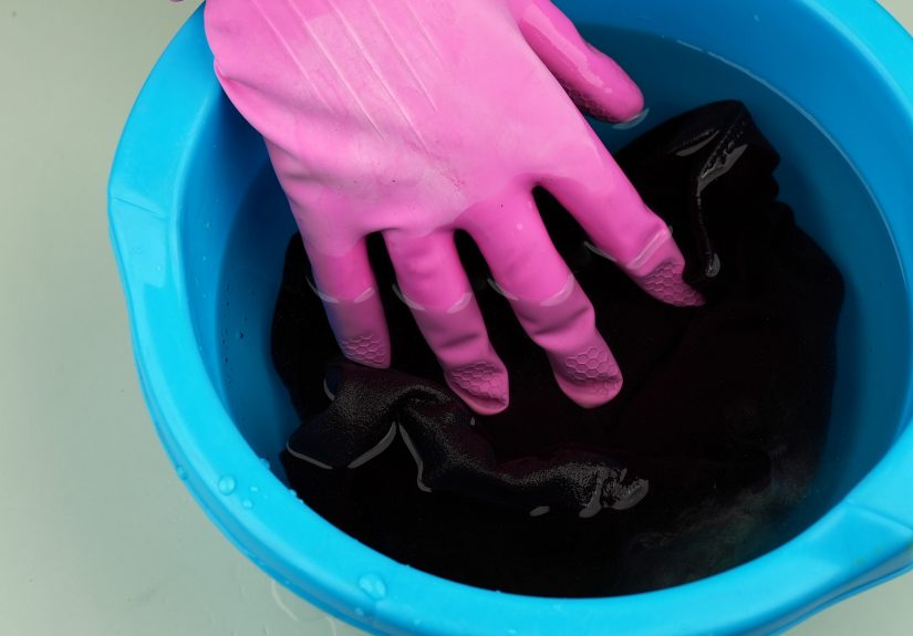 3 Ways to Remove Paint from Fabrics