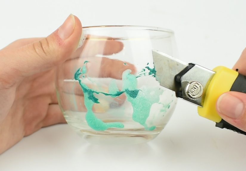4 Ways to Remove Acrylic Paint