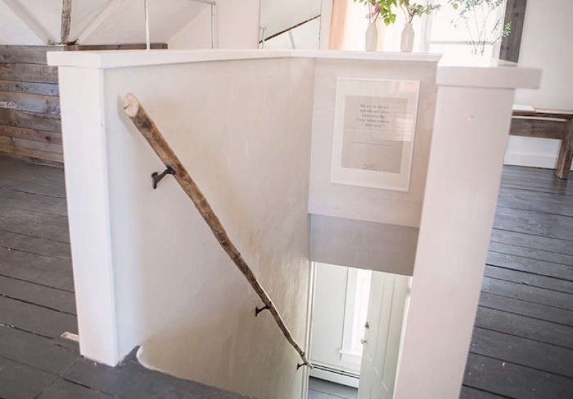 DIY: Tree Branch as Hand Rail