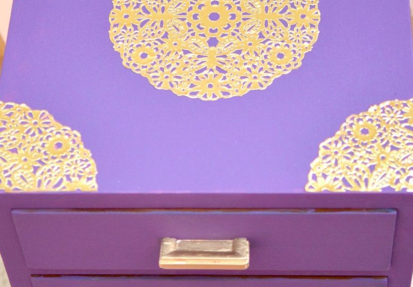 Doily Table Makeover