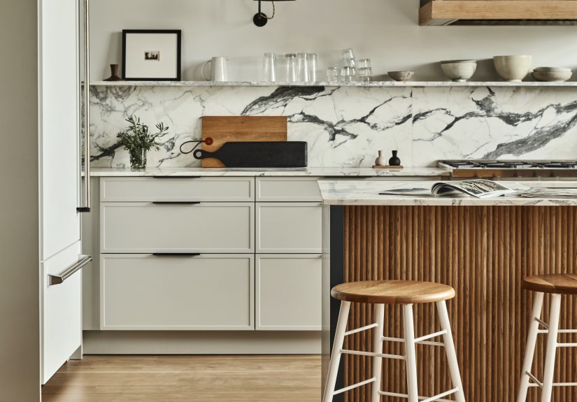 Remodelista Reconnaissance: Two-Tone Counter Stools in a Photographer's Kitchen