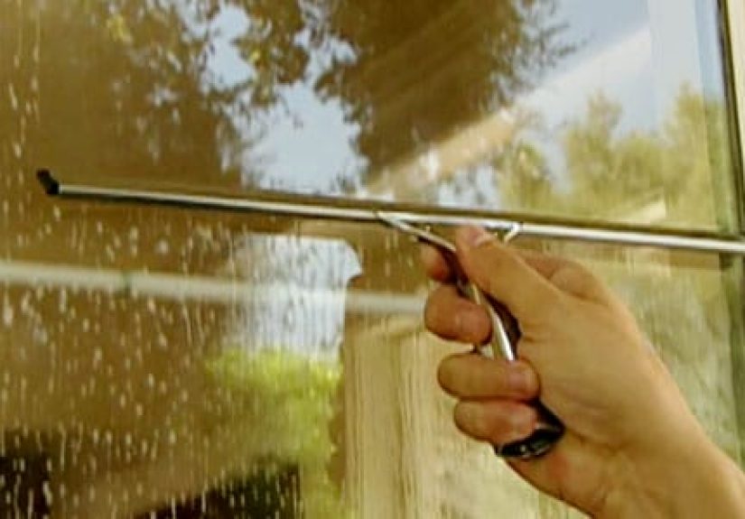 How to Wash Windows Like a Pro