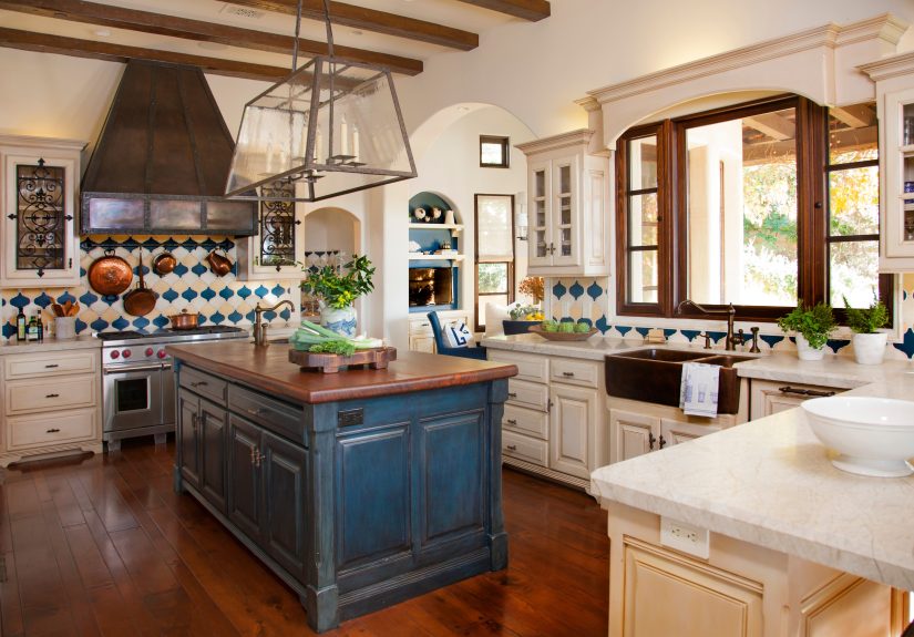 The Warm and Cozy Decor Trend from the 2000s That Might Be Coming Back